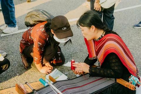 在城市裡織作
